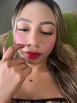 Snapshot of Dulce_Sofi_ chatting on 04/19/26, 05:14 Dulce Sofi online show from 04/19/26, 05:14