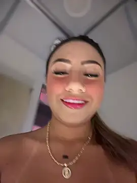 Snapshot of Dulce_Sofi_ chatting on 04/05/26, 10:05 Dulce Sofi online show from 04/05/26, 10:05