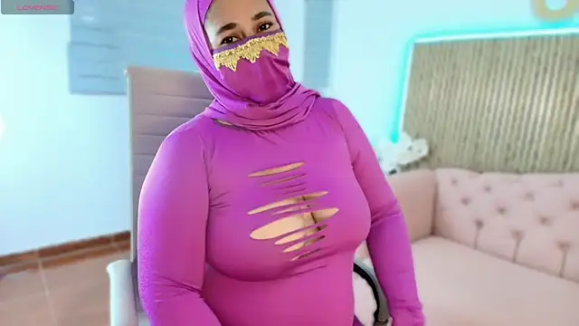 Snapshot of Nadia_Privee chatting on 02/20/26, 05:15 Nadia Privee online show from 02/20/26, 05:15