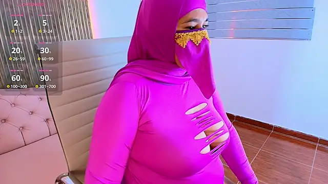 Snapshot of Nadia_Privee chatting on 02/18/26, 06:48 Nadia Privee online show from 02/18/26, 06:48