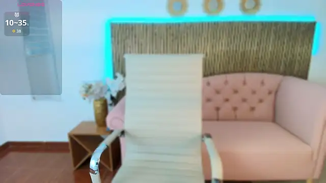 Snapshot of Nadia_Privee chatting on 02/28/26, 06:07 Nadia Privee online show from 02/28/26, 06:07