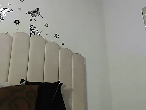 Snapshot of MaferNaughty4U chatting on 02/24/26, 12:17 MaferNaughty4U online show from 02/24/26, 12:17