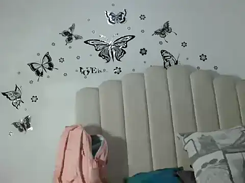 Snapshot of MaferNaughty4U chatting on 02/19/26, 12:57 MaferNaughty4U online show from 02/19/26, 12:57