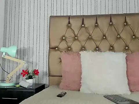 hanna luciana online show from 04/21/26, 03:51