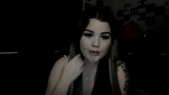 Snapshot of naughtysummer18 chatting on 03/01/26, 09:48 naughtysummer18 online show from 03/01/26, 09:48