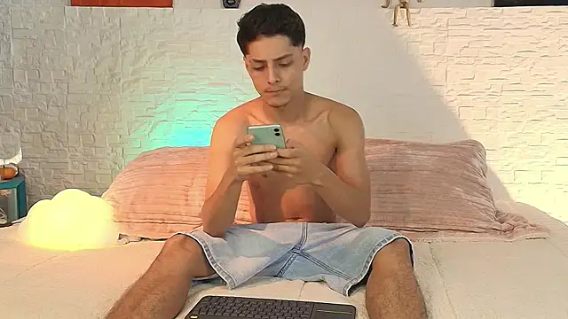 Eliassalvatore  online show from 04/26/26, 04:59
