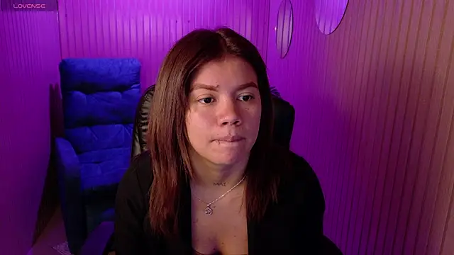 Alessia Monroe  online show from 04/24/26, 08:22