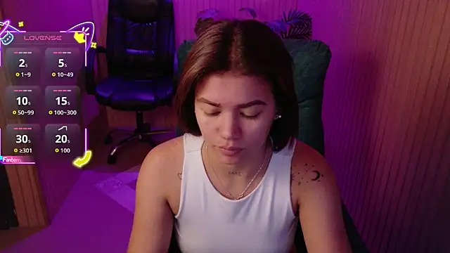Alessia Monroe  online show from 06/12/26, 08:17