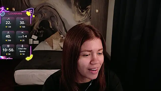 Alessia Monroe  online show from 04/23/26, 08:43