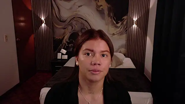 Alessia Monroe  online show from 04/13/26, 08:13