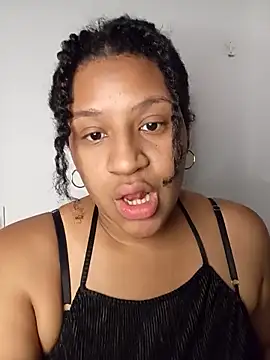gigiblue89 online show from 05/13/26, 06:53