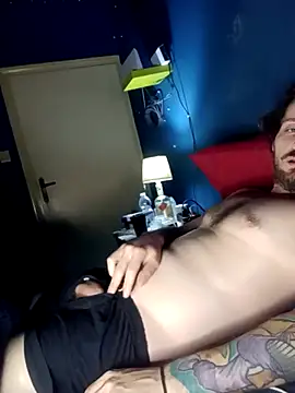 Snapshot of Magikmike94 chatting on 04/05/26, 02:13 Magikmike94 online show from 04/05/26, 02:13