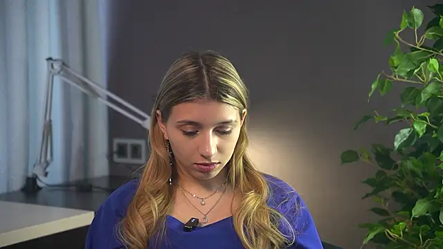 Snapshot of SuAvison chatting on 02/22/26, 08:28 SuAvison online show from 02/22/26, 08:28