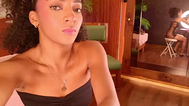 Snapshot of Rolyloren_ chatting on 02/27/26, 03:56 Rolyloren online show from 02/27/26, 03:56