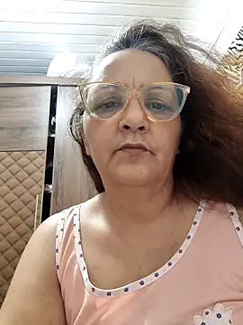 Snapshot of Noemipopi chatting on 02/24/26, 01:12 Noemipopi online show from 02/24/26, 01:12