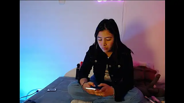 Snapshot of Ele_Enchanted chatting on 02/25/26, 01:44 Ele Enchanted online show from 02/25/26, 01:44