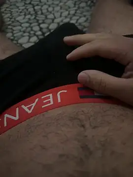 Snapshot of giulioO00 chatting on 02/20/26, 12:18 giulioO00 online show from 02/20/26, 12:18