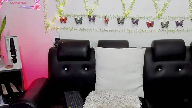 aria-voss online show from 03/31/26, 03:03