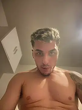 Snapshot of litlleboyeus chatting on 03/01/26, 07:47 litlleboyeus online show from 03/01/26, 07:47