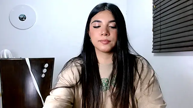 MiaDiamontLatin online show from 03/14/26, 02:28