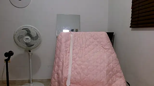 MiaDiamontLatin online show from 03/19/26, 05:51