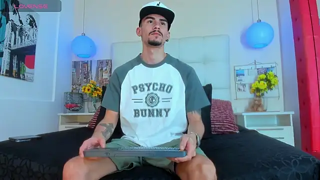 SharonTygaX online show from 04/15/26, 04:07