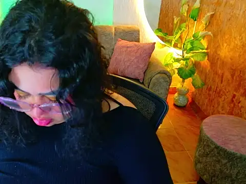 Snapshot of chatting on 04/07/26, 06:04 online show from 04/07/26, 06:04