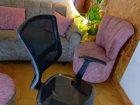 Snapshot of chatting on 03/22/26, 01:31 online show from 03/22/26, 01:31