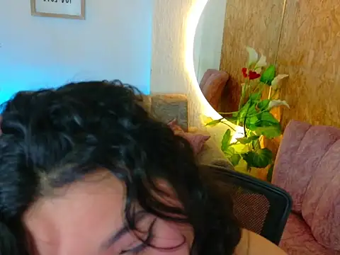 Snapshot of chatting on 03/09/26, 05:44 online show from 03/09/26, 05:44