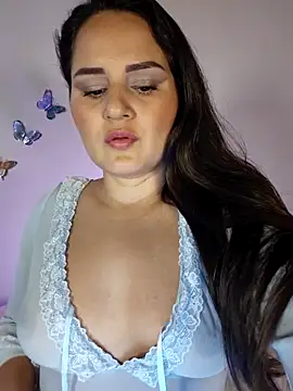 yissela92 online show from 04/09/26, 07:09