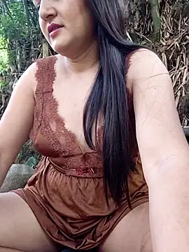 yissela92 online show from 02/22/26, 02:41