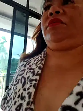 Snapshot of mature_l0ve43 chatting on 04/21/26, 02:25 mature l0ve43 online show from 04/21/26, 02:25