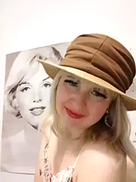 Snapshot of -Nefertiti- chatting on 05/02/26, 09:20 -Nefertiti- online show from 05/02/26, 09:20