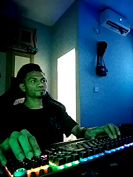 UcEng Lab online show from 03/01/26, 01:05