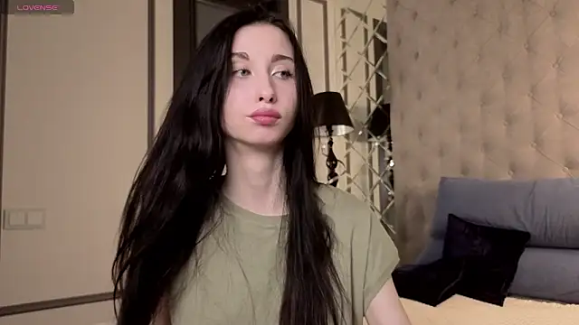 MiguelinaRasmuson online show from 04/10/26, 11:17