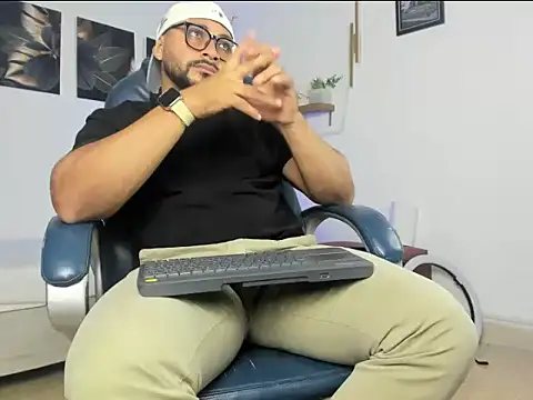 Snapshot of Cronos_Shong chatting on 02/22/26, 04:15 Cronos Shong online show from 02/22/26, 04:15