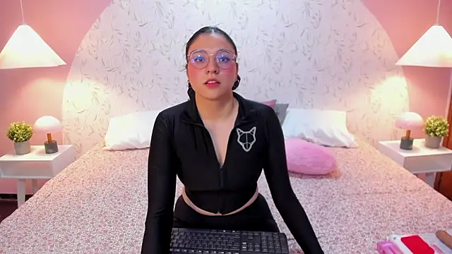 Angelie Rosebrm online show from 02/21/26, 12:34