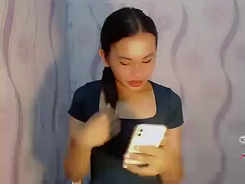 Snapshot of Sofia_Sweetheart18 chatting on 03/03/26, 03:30 Sofia Sweetheart18 online show from 03/03/26, 03:30