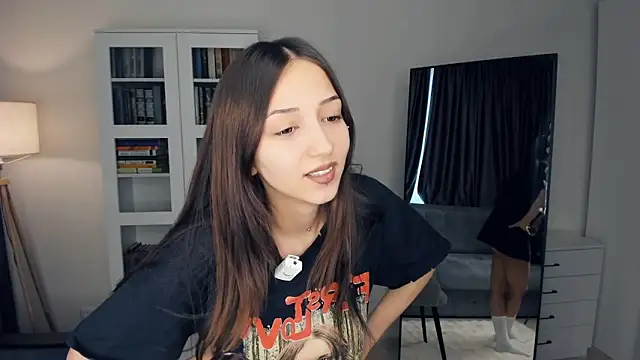 littleevilon online show from 02/22/26, 08:49