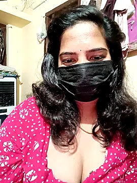 Snapshot of Sumaya-Reddy chatting on 03/02/26, 01:29 Sumaya-Reddy online show from 03/02/26, 01:29