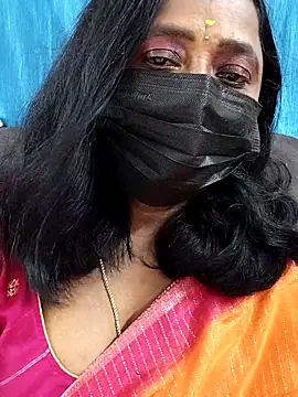 Snapshot of Raagini-Devi chatting on 02/18/26, 01:40 Raagini-Devi online show from 02/18/26, 01:40