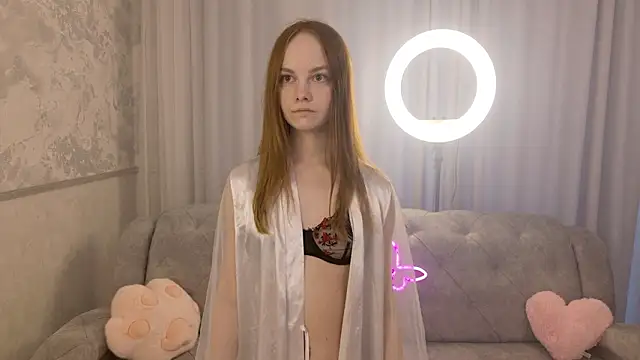 Snapshot of litleee_sunshineeee chatting on 02/26/26, 02:17 litleee sunshineeee online show from 02/26/26, 02:17