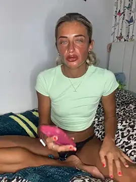 ScarlettGold  online show from 04/16/26, 06:08