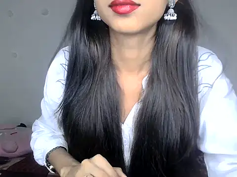 SIKSHA SINGH online show from 05/06/26, 07:40