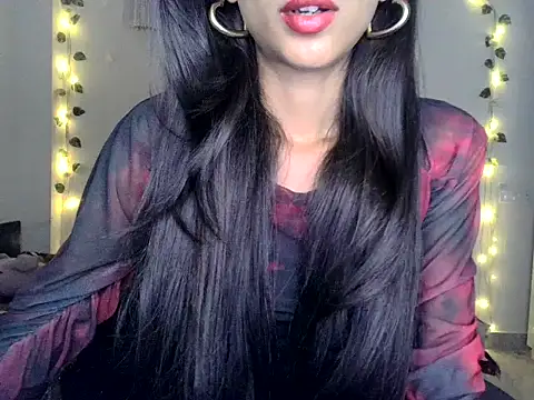 Snapshot of SIKSHA_SINGH chatting on 06/11/26, 12:32 SIKSHA SINGH online show from 06/11/26, 12:32