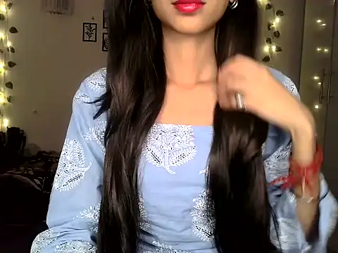 SIKSHA SINGH online show from 04/05/26, 05:52