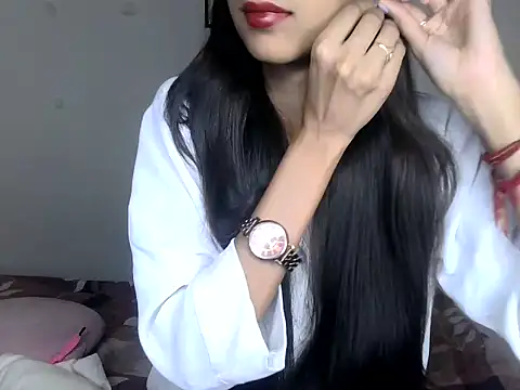 SIKSHA SINGH online show from 04/25/26, 06:49