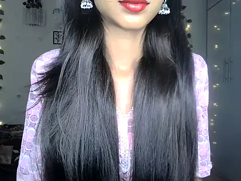 SIKSHA SINGH online show from 05/31/26, 02:12