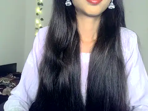 SIKSHA SINGH online show from 05/14/26, 05:54