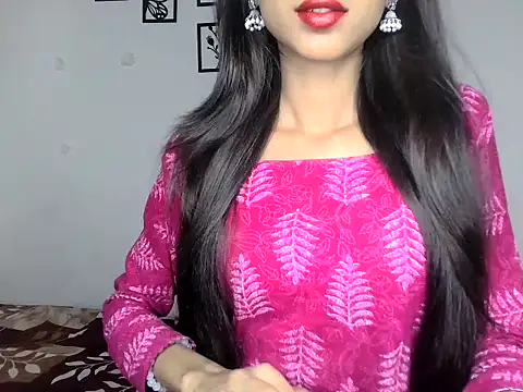 SIKSHA SINGH online show from 04/30/26, 08:16